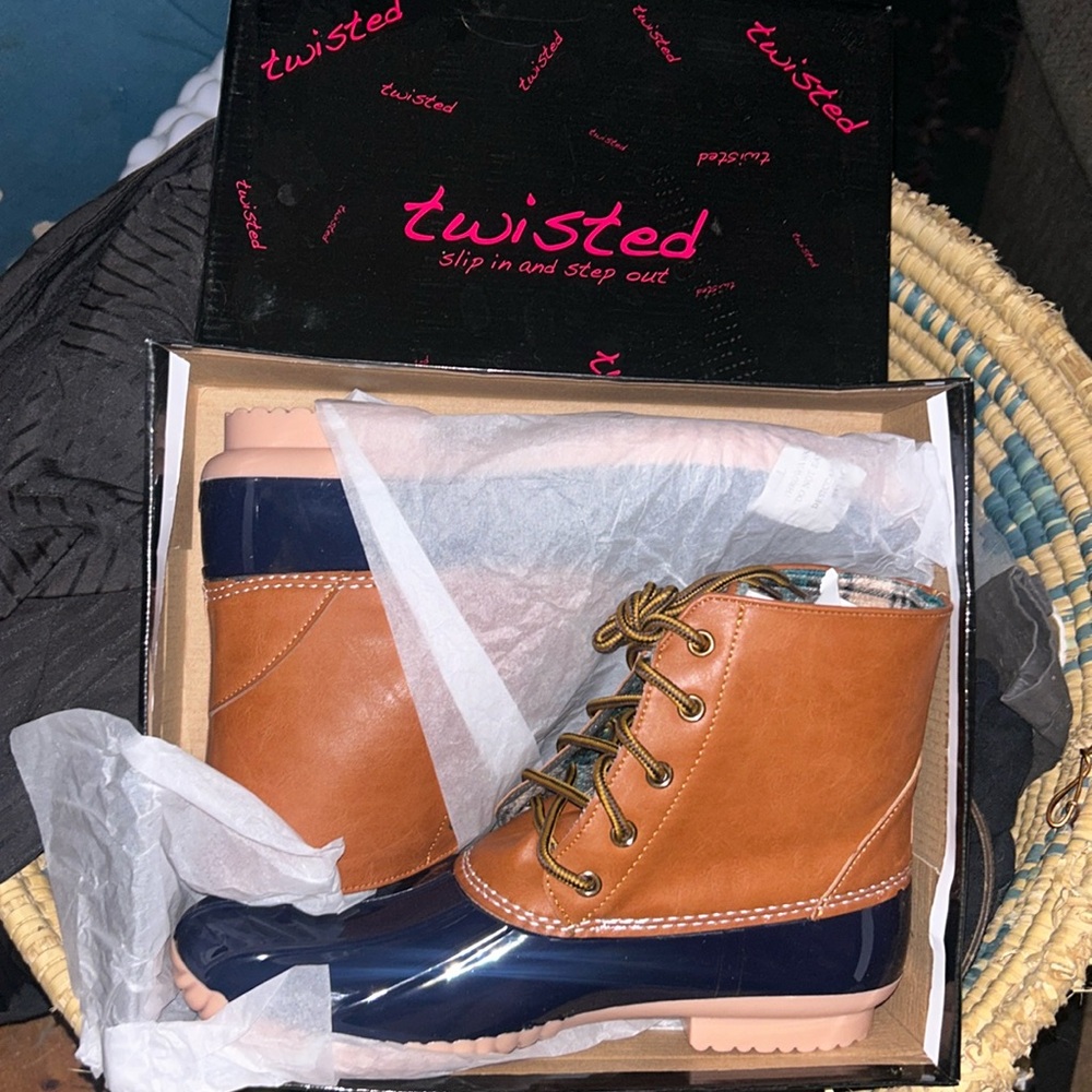 Twisted women’s new in box Becca Rain Boots